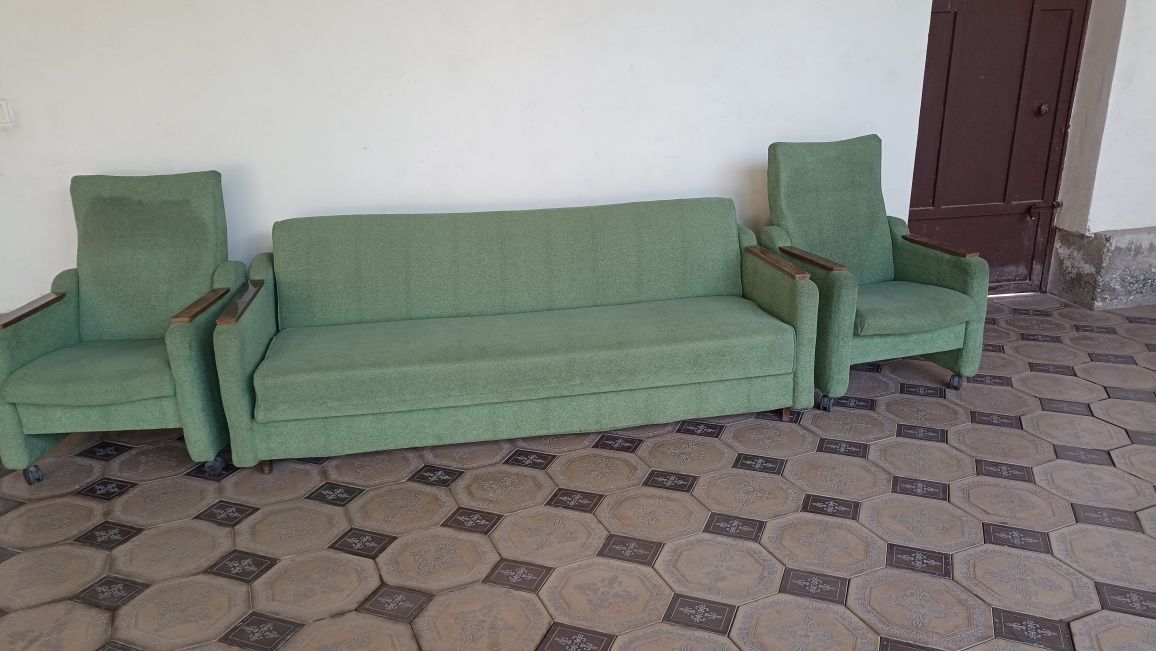 Divan kreslo sotiladi