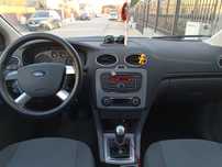 Vând Ford Focus  sau schimb.