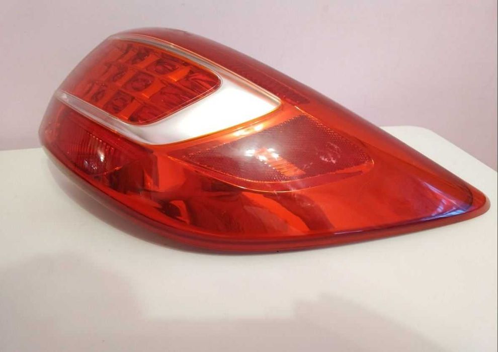 Външен и вътрешен десен стоп за KIA Sportage (2009-2015)