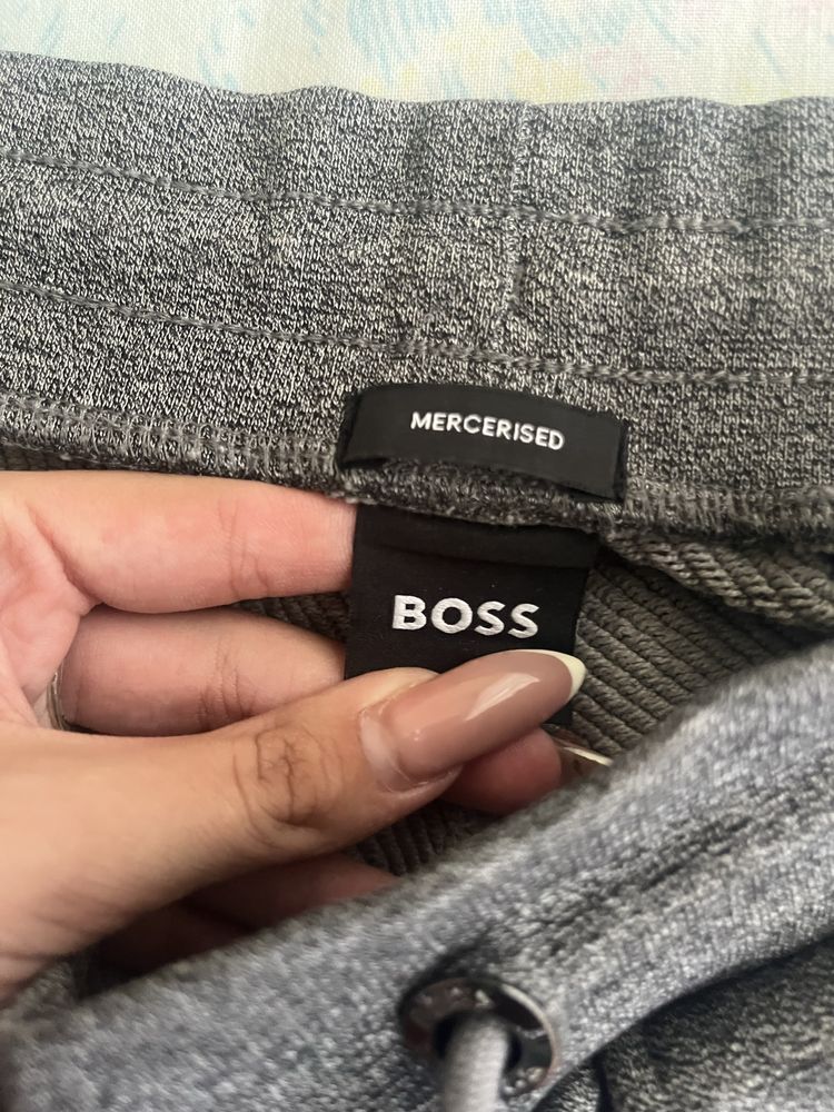 Мъжки дълъг панталон марка BOSS
