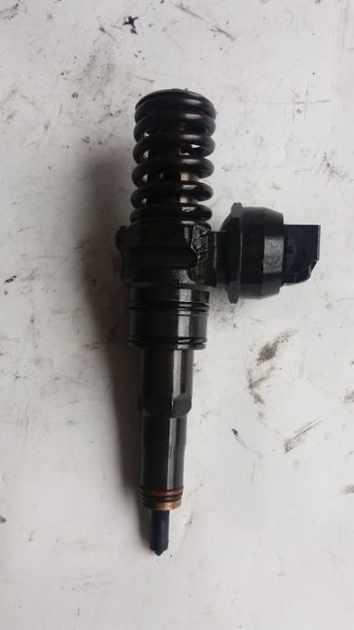 Injector 1.9 tdi bxe 038130073ag  vw polo golf 5 skoda octavia