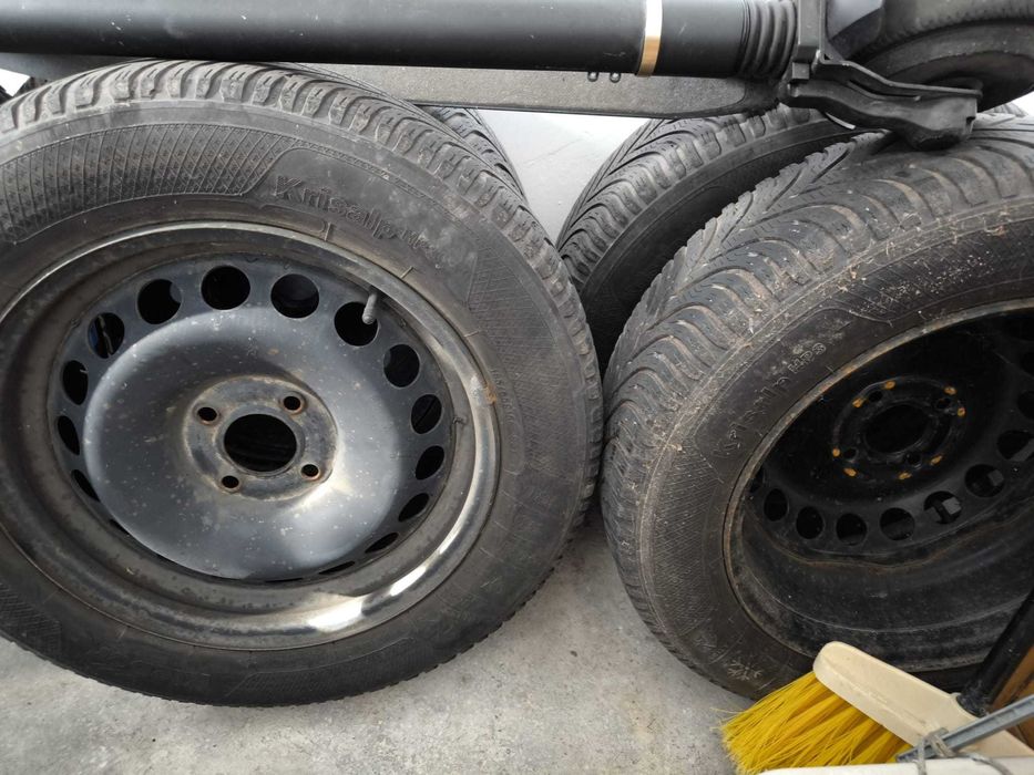 Vand set 4 jante tabla 15, 4x100, Clio, Sandero, Logan iarna 185/65