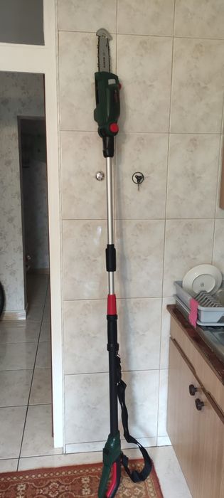 Kit Drujbă Telescopică + Acumulator + Încărcător Bosch