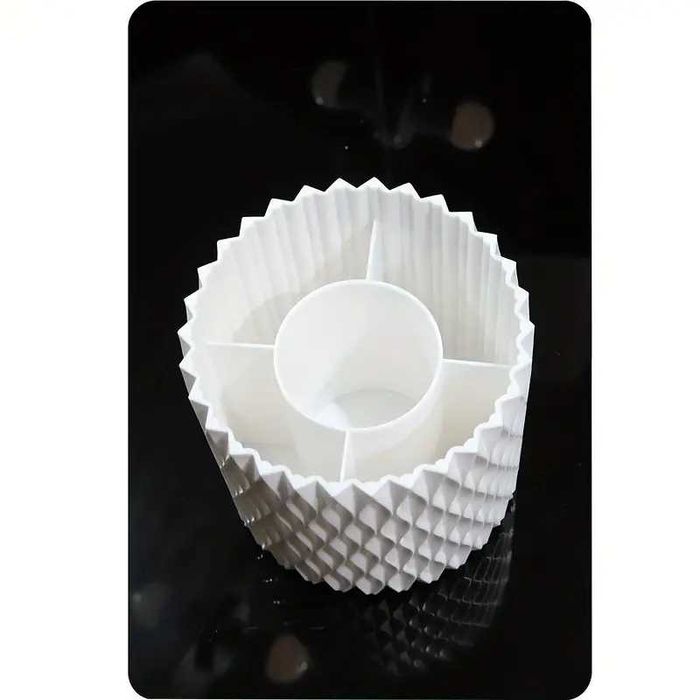 Въртяща Се На 360° Кутия без капак Нова