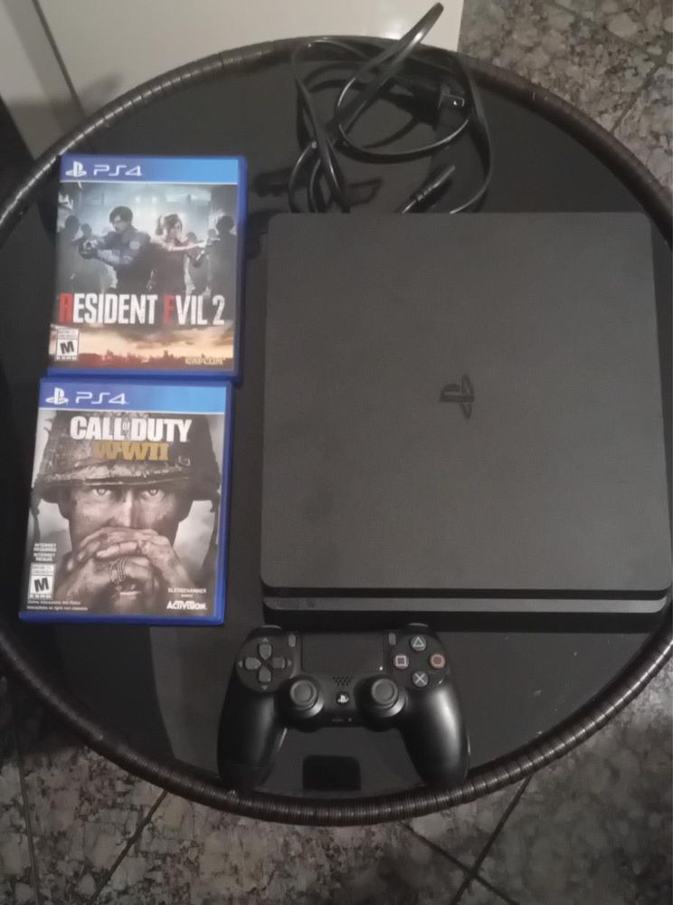 PlayStation 4 с 2 игри
