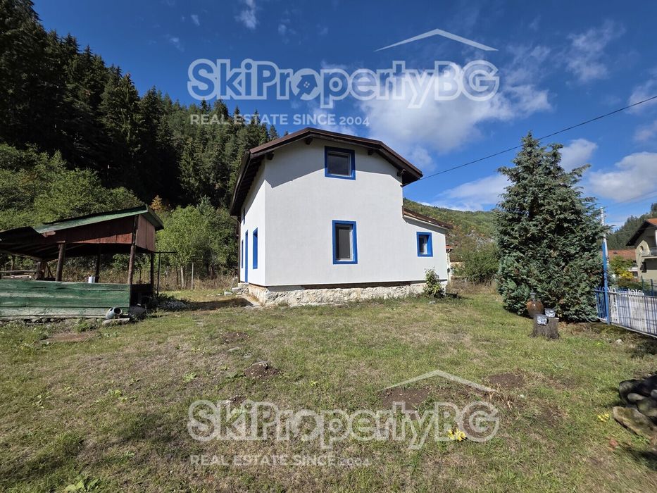 Къща с парцел в село Бели Искър, близо до Боровец!