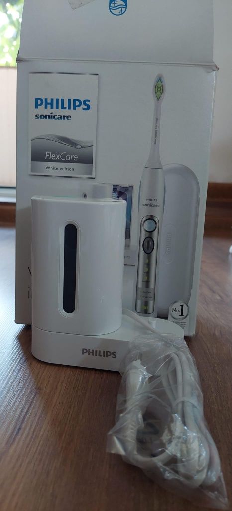 Philips toc voiaj și sterilizator periuta