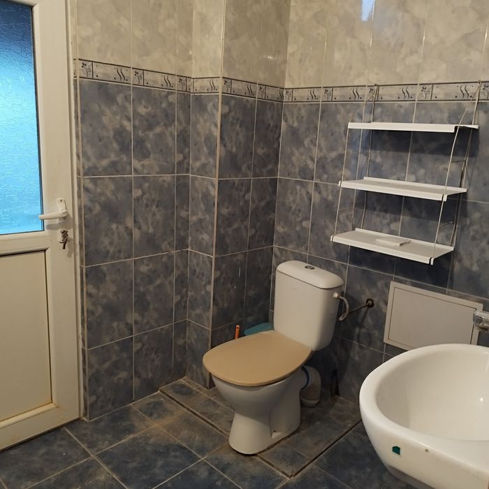 Продавам етаж от къща