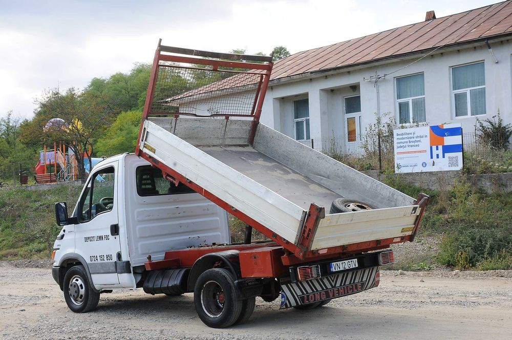 IVECO Daily 35C13 Basculabil/cutie 2001 2.8TDi 130 CP 6 trepte cat. B