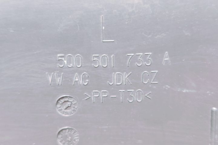 Capac spate inferioara 5Q0501733A Audi A3 a 4-a generatie (8Y) seria