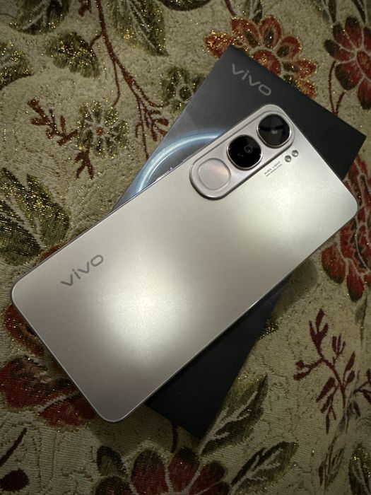 Продаю Vivo V40Lite