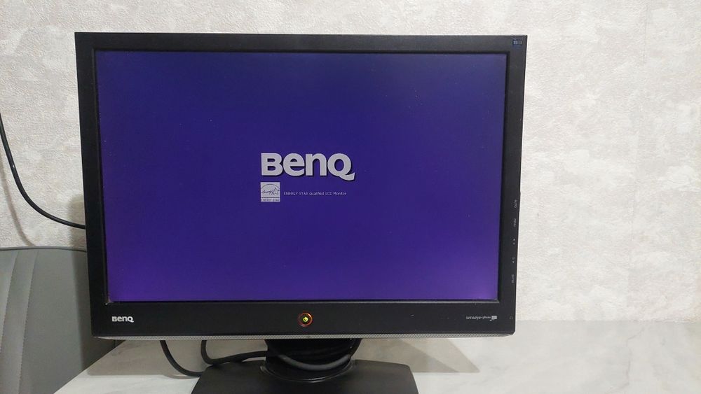 Продам монитор Benq