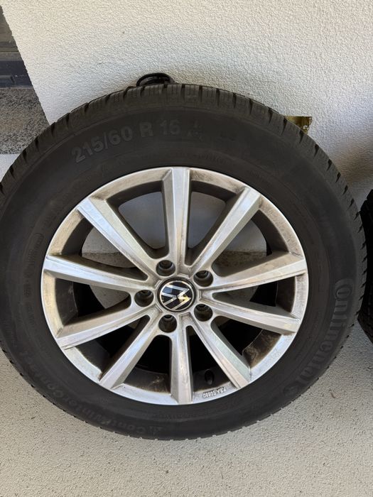Anvelope de iarna  215 60 16,jante din aliaj originale VW Passat