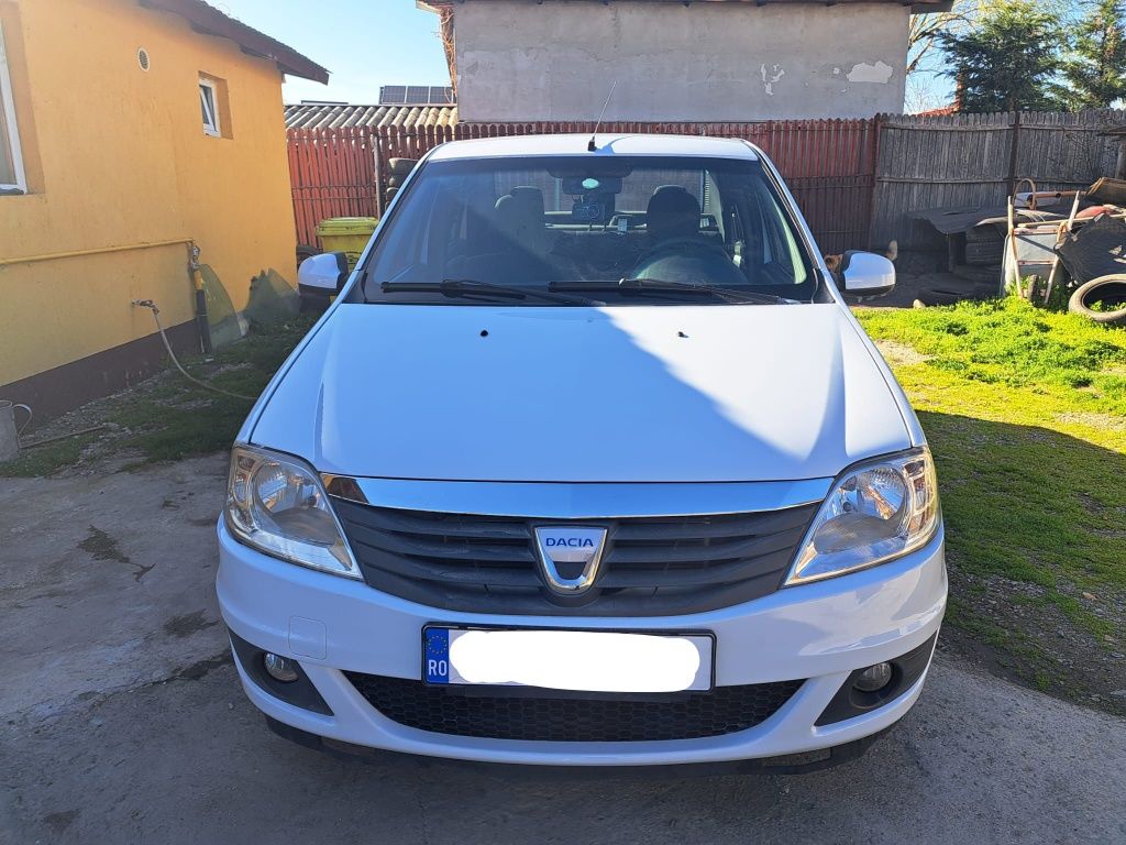 Logan2011motor1.2benzina,G.p..l,A.c,servo.pret2650euro'neg.