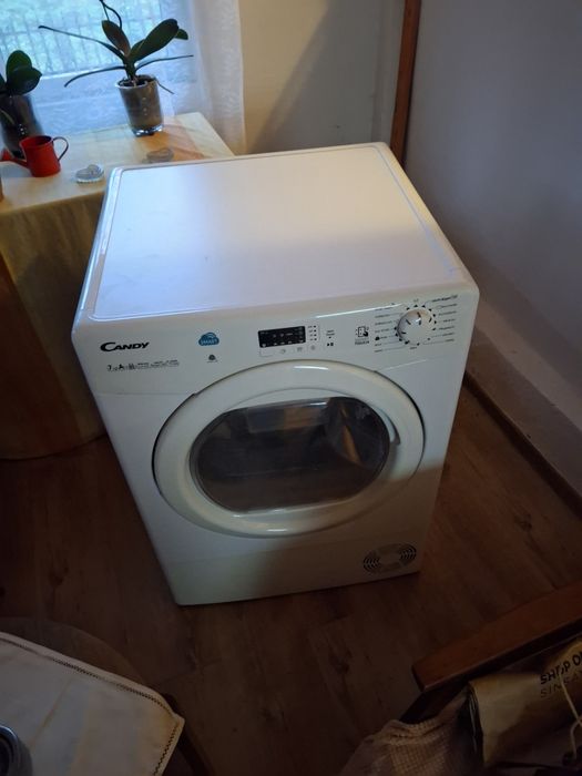 Mașina de uscat rufe Candy