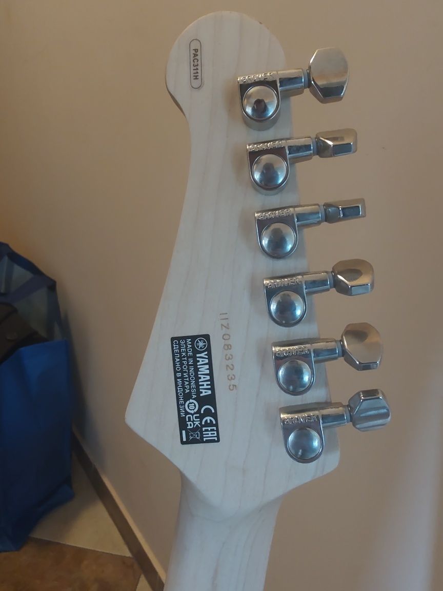 Китари Yamaha Pacifica 311h и Gretsch 5232t