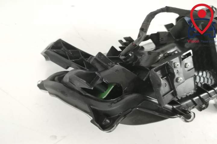 Ляв LED Original фар за мъгла / Leв LED Original far za magla Лексус Р