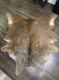 Необработен килим от естествена кожа