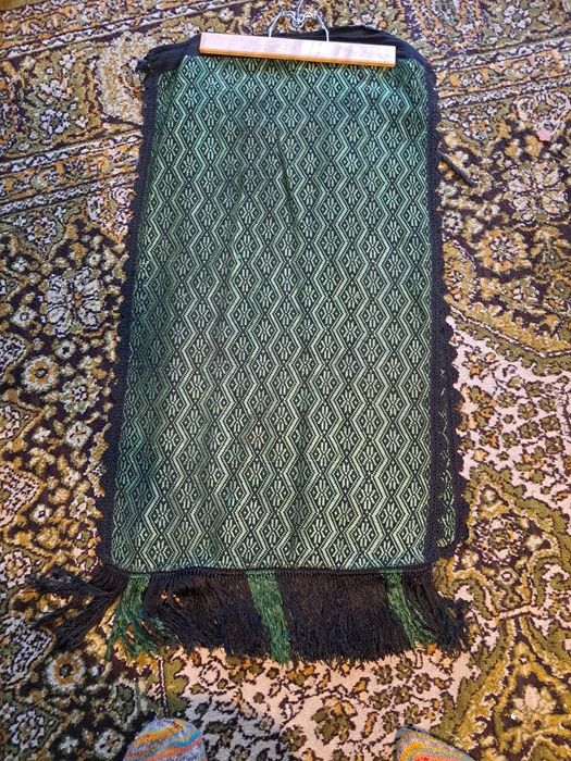 Soarte ,catrinte cu matase verde
LUNGIME-72CM
LĂȚIME-40CM
IN PRVAT DE