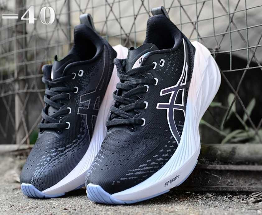 Нови дамски обувки за бягане ASICS Novablast 4 black/white
