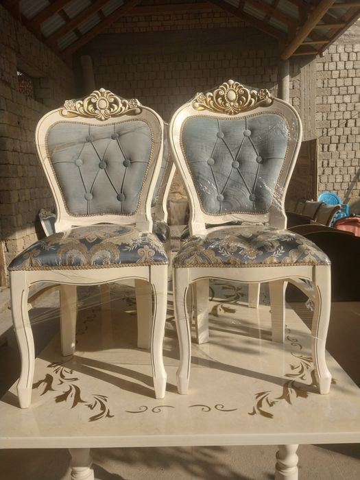 Stol stul 11 kishilik xolati zoʻr oz muddat ishlatilgan