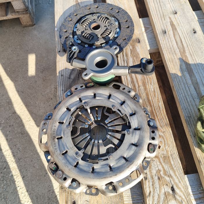 Ambeiaj Rulment placa disc mercedes vito 639 in stare foarte bună pe