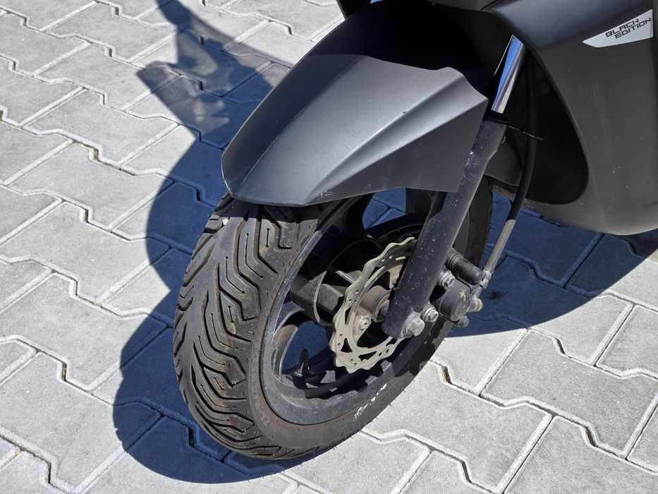 Scutere de inchiriat PEUGEOT Kisbee 50-60km/h de calitate (livrari)