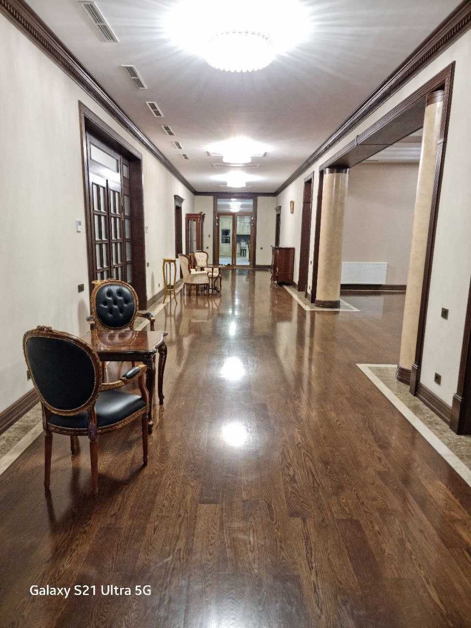 Продажа: Замок - 2004 м2. Мирз.-Улуг. район. 53 сотки. Аренда 40000у.е