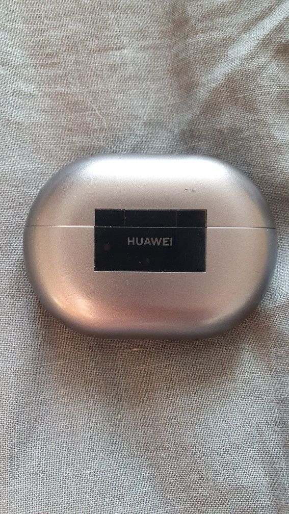 Продам  беспроводные  наушники... Huawei freebuds pro. Состояние новог