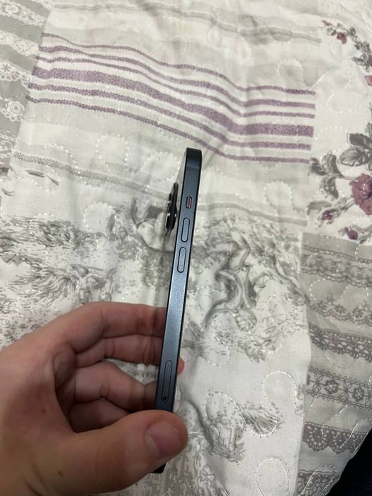 iPhone 13 продава