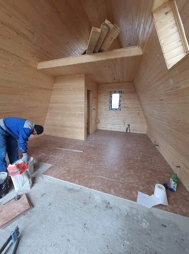 Vand cabane de gradina și de locuit