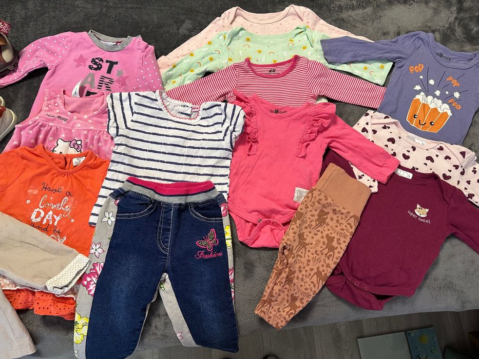 Haine pentru fetițe de 3-6 luni.