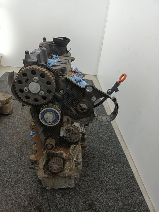 Dezmembrez Motor complet ambielat de pe Skoda OCTAVIA 2009-2014