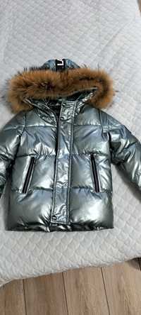 Продам  детскую зимнюю куртку,рост 110 ,размер S