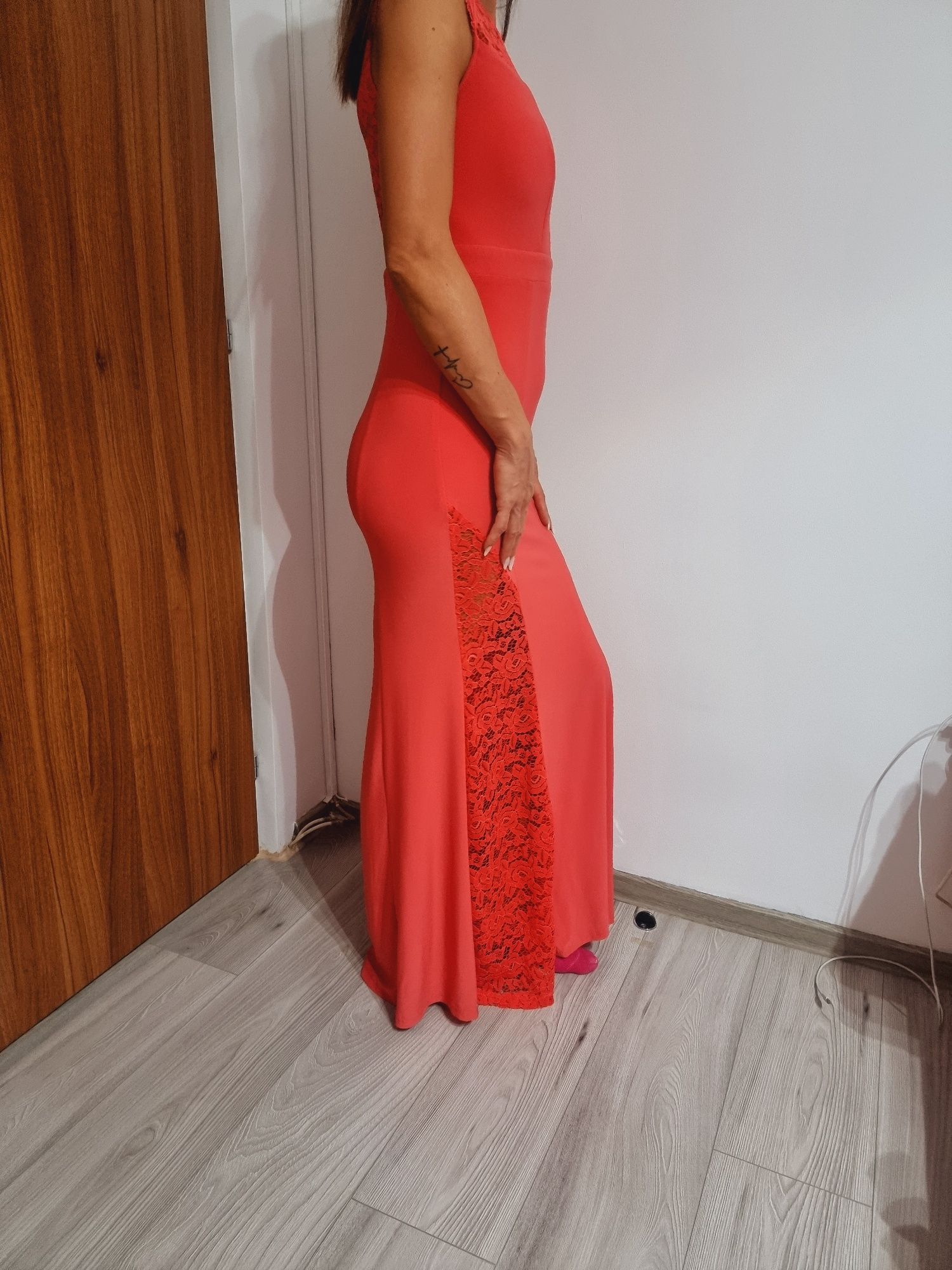 Rochie de seară roșie