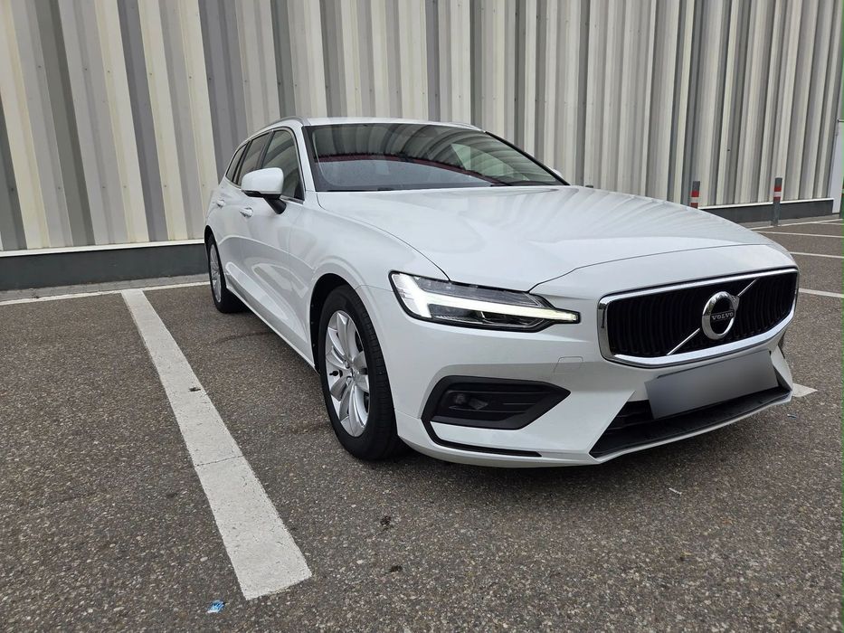 Volvo V60 TVA deductibil, B4, 197CP, Benzina+Electric, Momentum Pro
