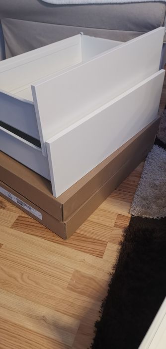 Vand 2 noptiere ikea noi