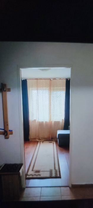 Închiriez garsonieră