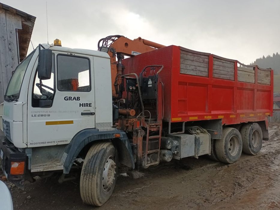 Man basculanta cu macara