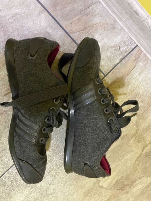 маратонки adidas