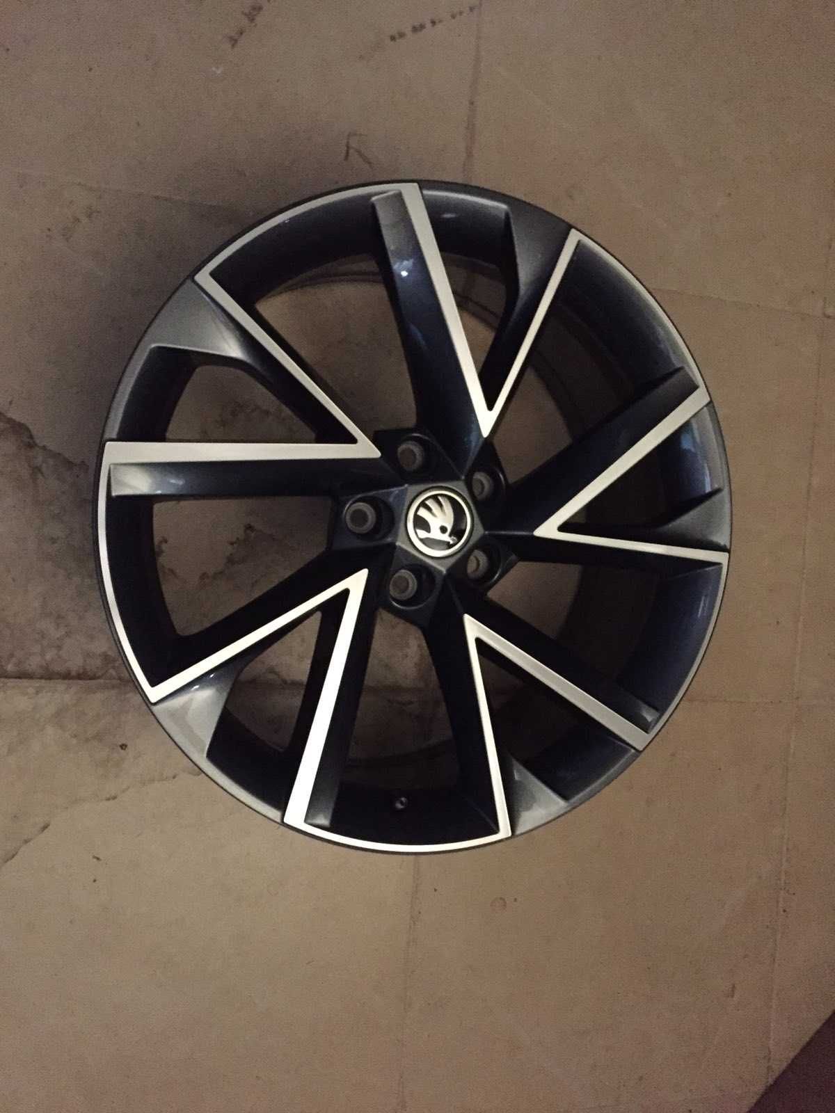 4 броя оригинални лети джанти Skoda Шкода 19" 5x112