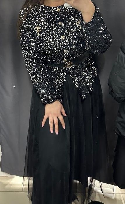 Продаю роскошный праздничный костюм