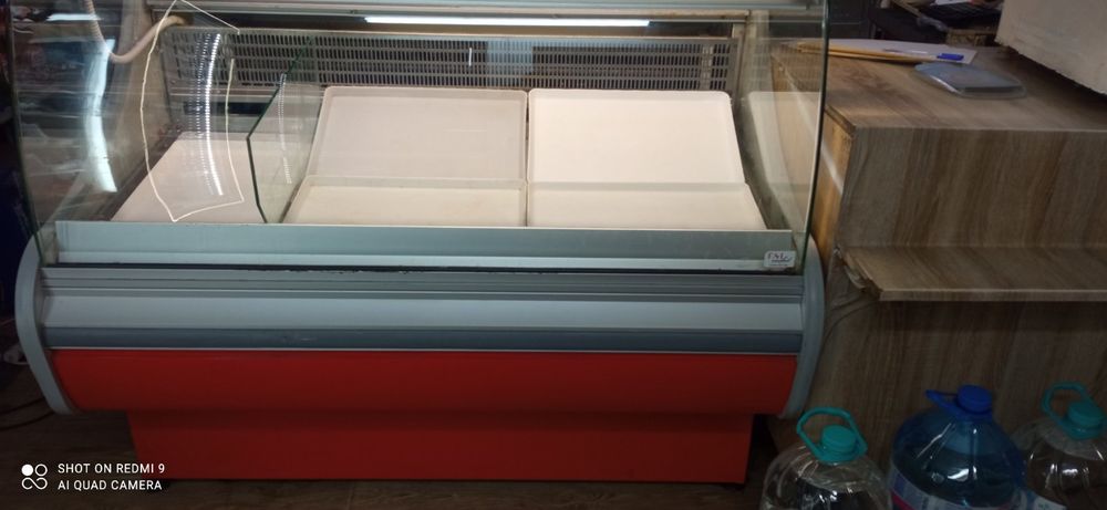 Хладилна витрина