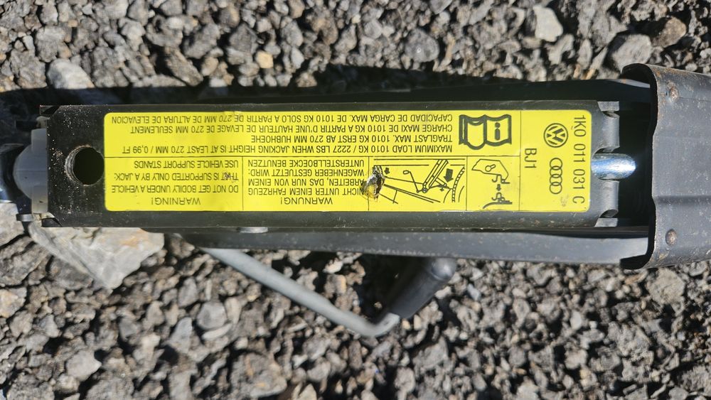 Организатор с крик и Резервана гума за VW Голф 5/Golf 5  T125/70 R18