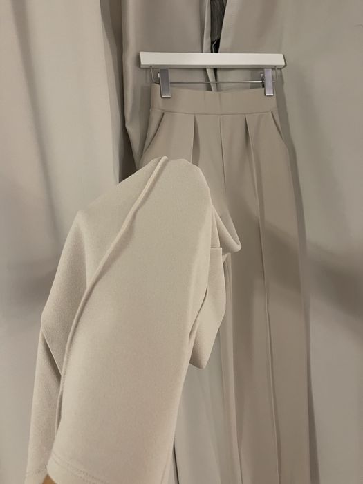 Панталони в сиво и бежаво H&M