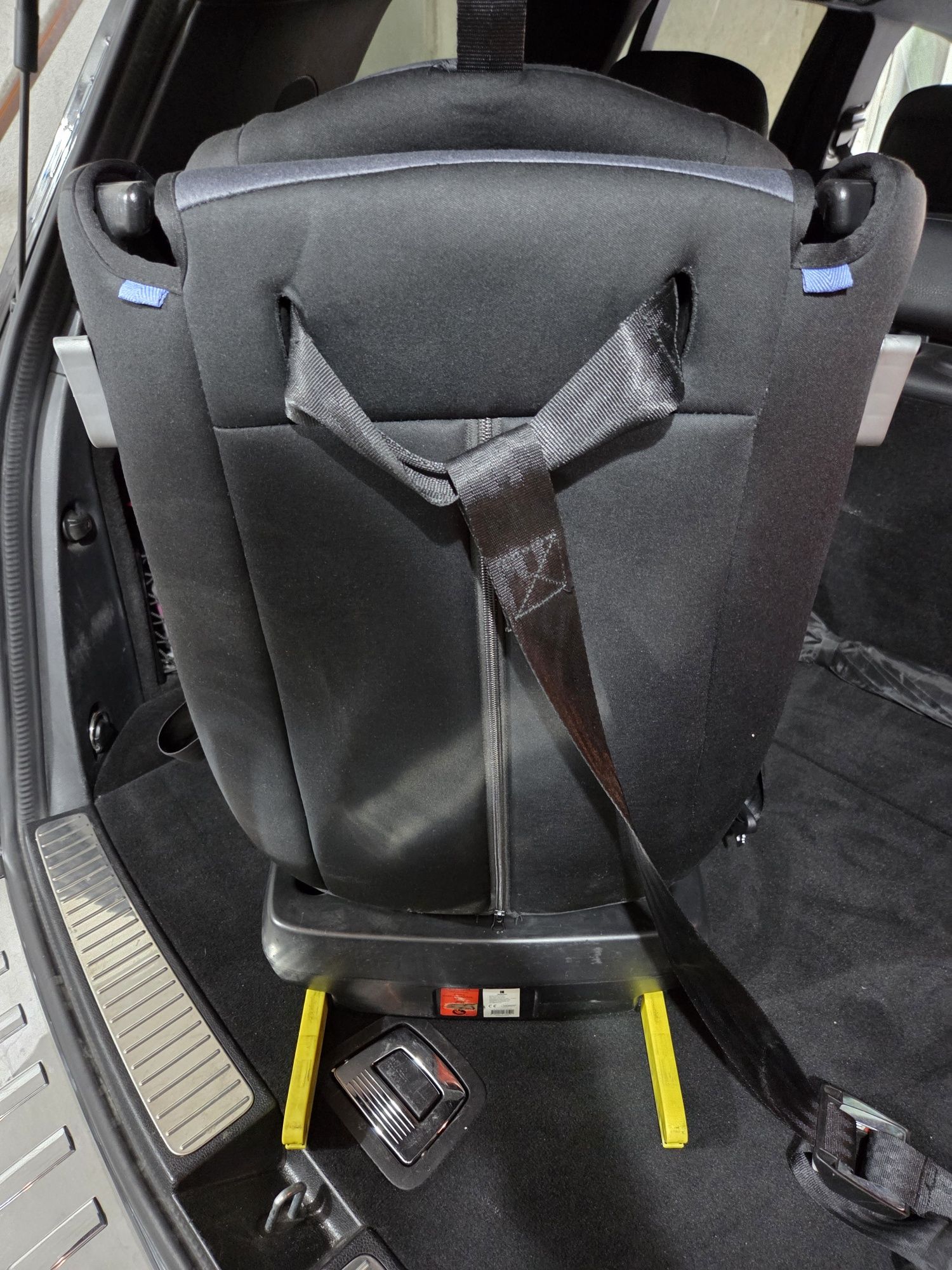 KIKKABOO детско столче за кола с isofix