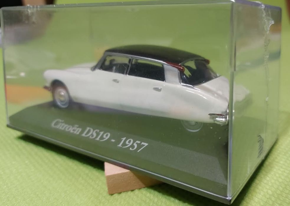 Citroen DS19 -1957г. Цена:25лв. (1/711). Мащаб 1:43