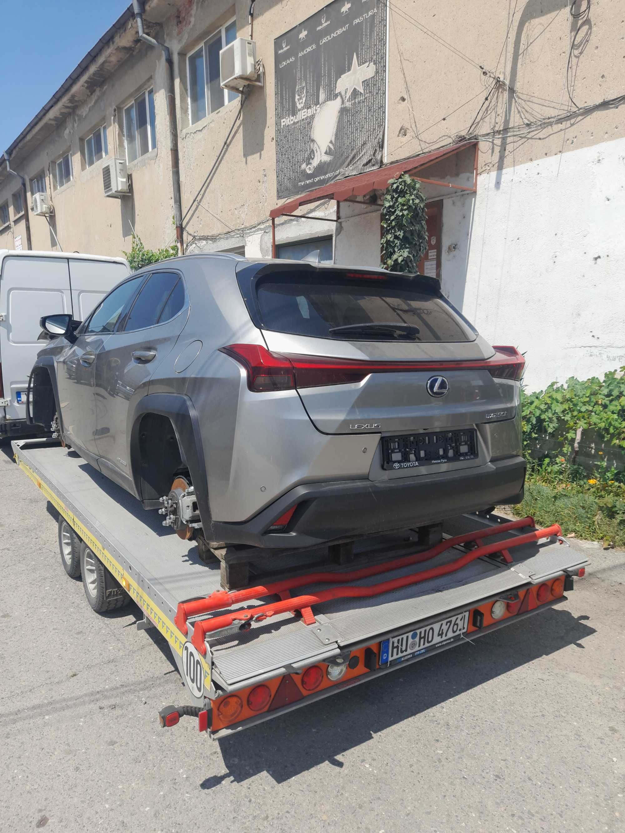 Lexus UX 250 хибрид 2021г.