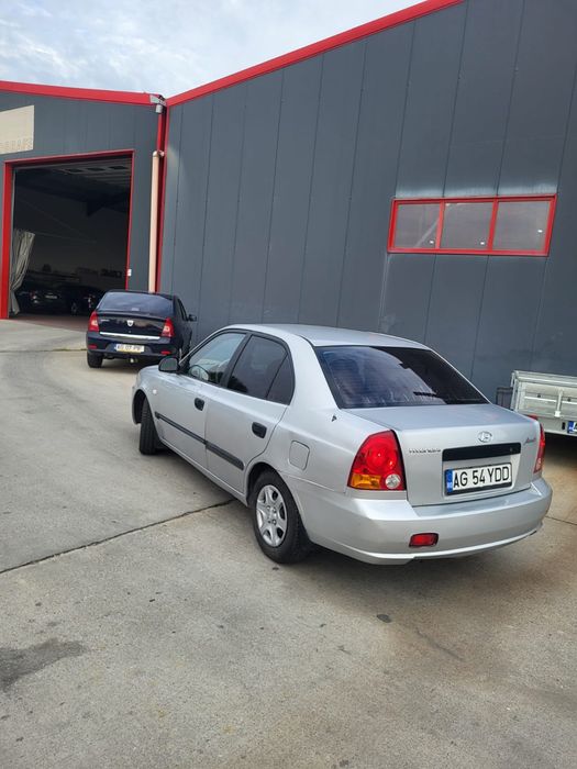 Vând Hyundai Accent