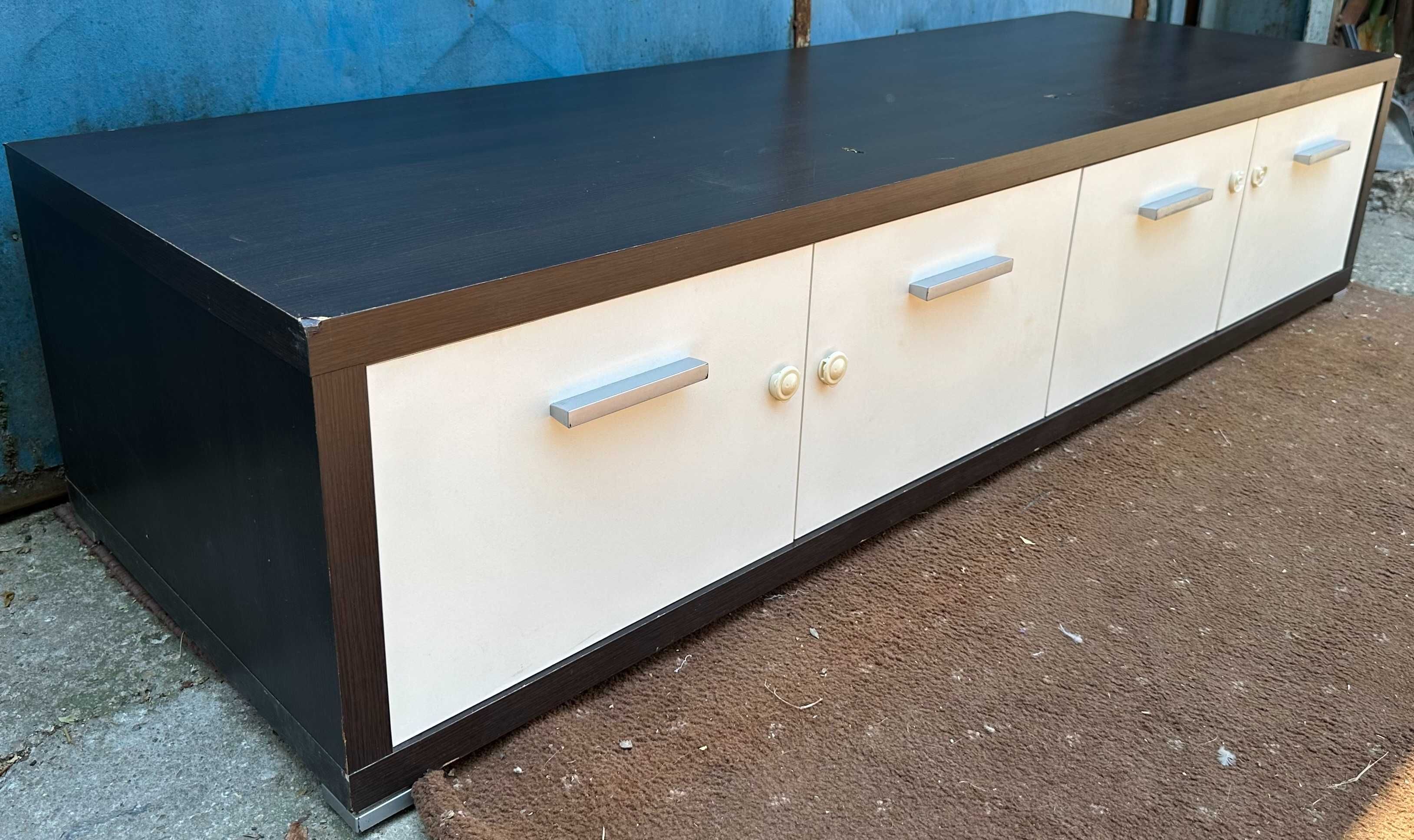 2 buc Comoda 1,90 m pentru living; Comoda cu 3 usi
